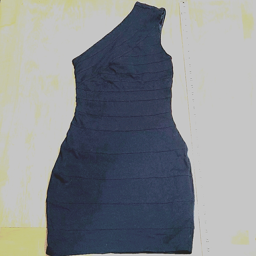 EXPRESS szXS black bodycon one shoulder mini dress
